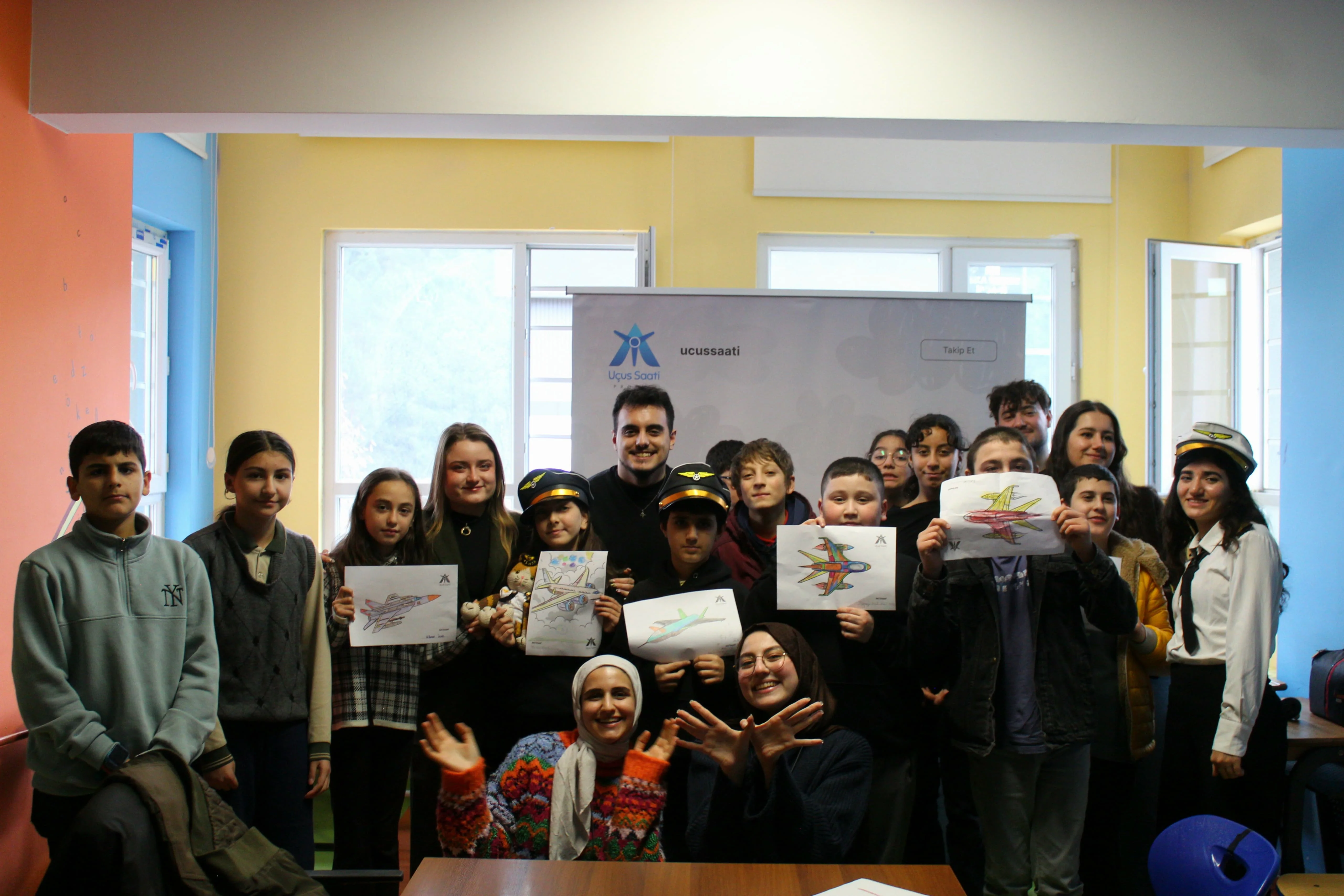 Uçuş Saati etkinlik galerisi - ilkokullarda uçuş simülasyonu